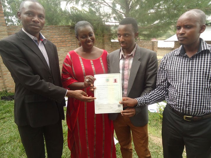 Abahawe impamyabumenyi basabwe kwitwara neza aho bazaba bakorera.