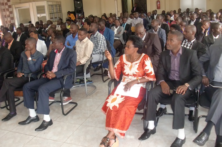 Abahesha b'inkiko batari ab'umwuga ngo biyemeje guca ruswa.