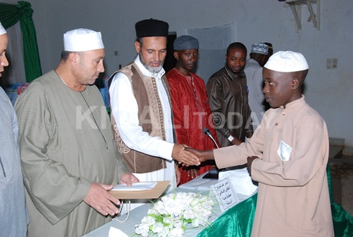 Abahize abandi mu gusoma Coroani barahembwe.