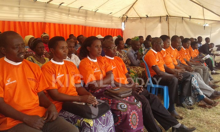 Partners in Health yanahuguye abajyanama b'ubuzima ku mirire myiza.
