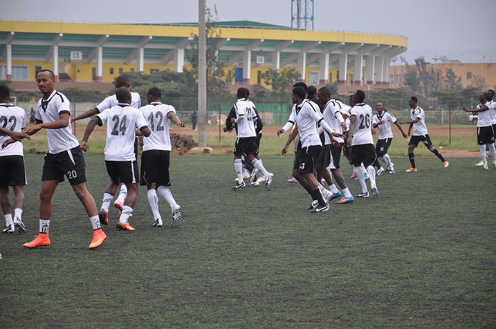 Abakinnyi ba APR FC mu myitozo i Remera.