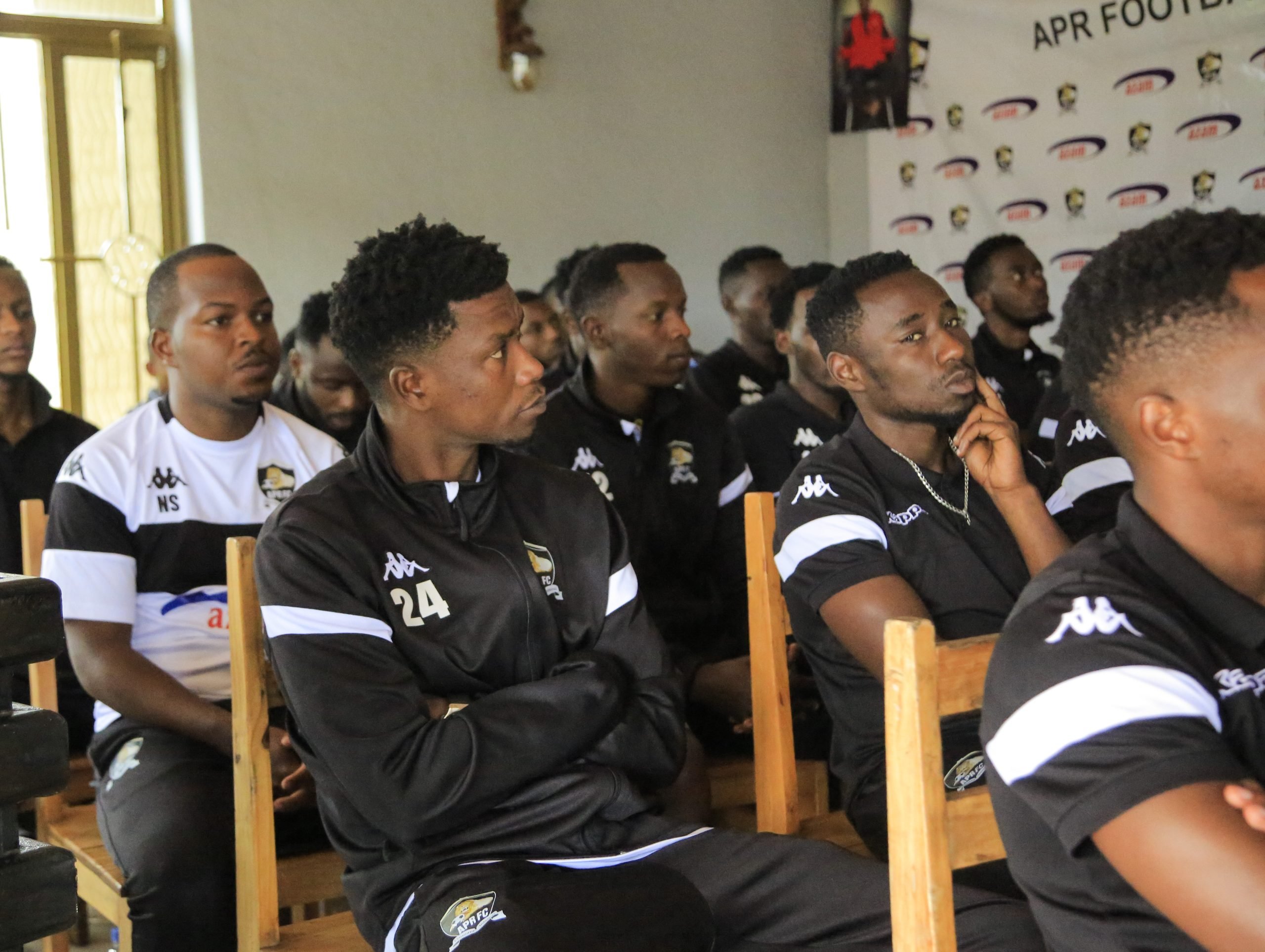 Abakinnyi ba APR FC bamenyeshejwe ko hari abashobora kuzayisohokamo nyuma y