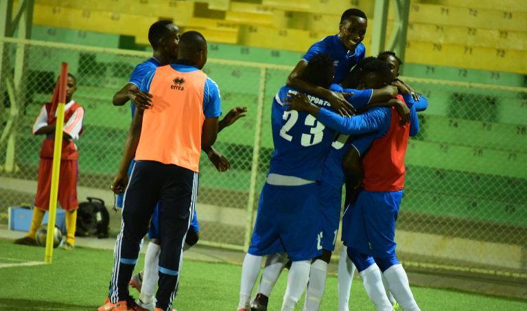 Abakinnyi ba Rayon Sports bishimira igitego