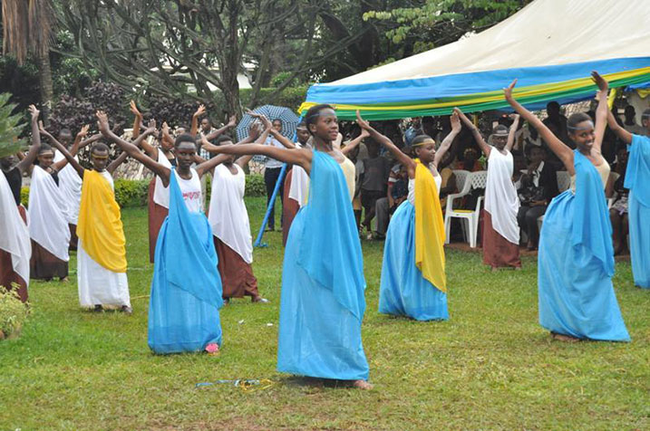 Abakobwa berekanye ko bazi gushayaya no gushagirira.