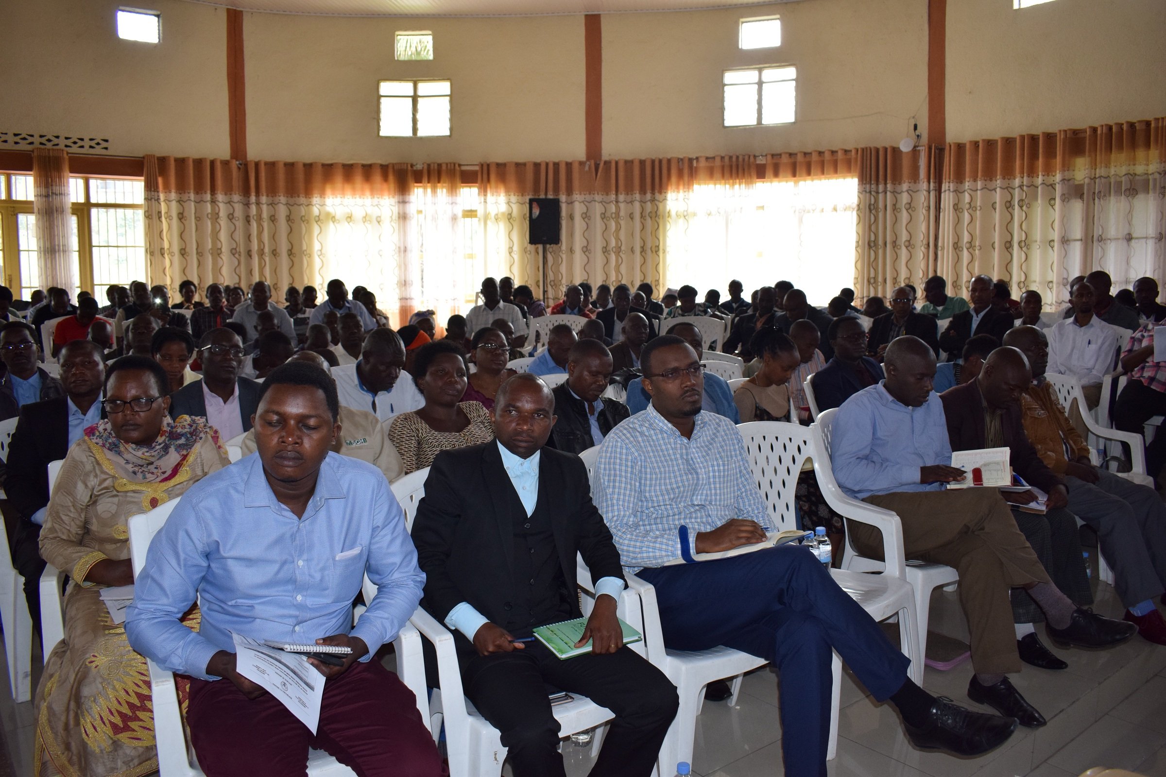 Abakoresha basabwe kugira imikoranire myiza n'abakozi