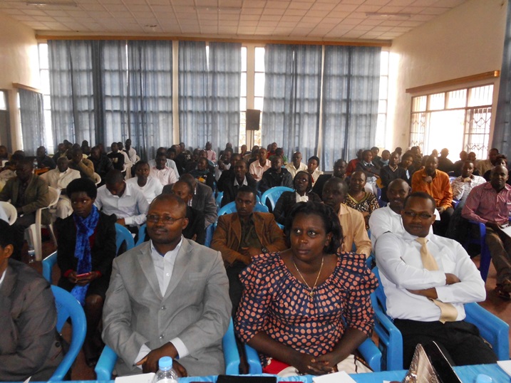 Abakozi b'akarere bitabiriye ikiganiro kuri Ndi Umunyarwanda.