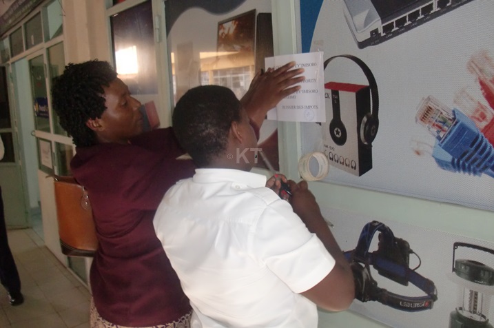 Abakozi ba RRA bafunga amangazini SIECO 2020.