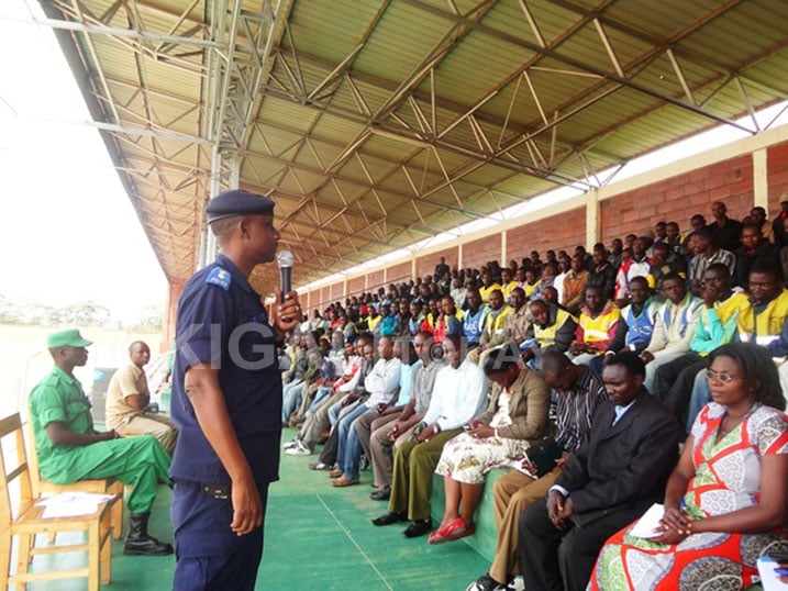 Abamotari baributswa ko uzajya arenga ku mategeko Polisi izajya umuhana.