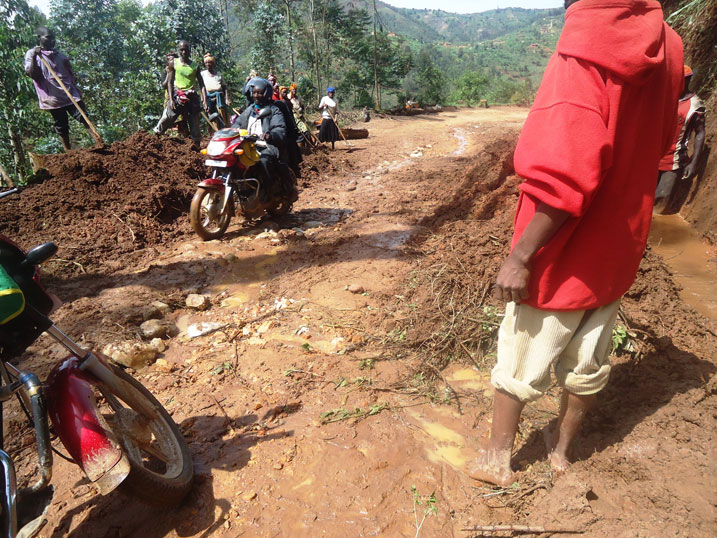 Kuri uyu wa kabiri nibwo abatwara moto bongeye gukoresha uyu muhanda mu gihe mbere byari bigoranye.