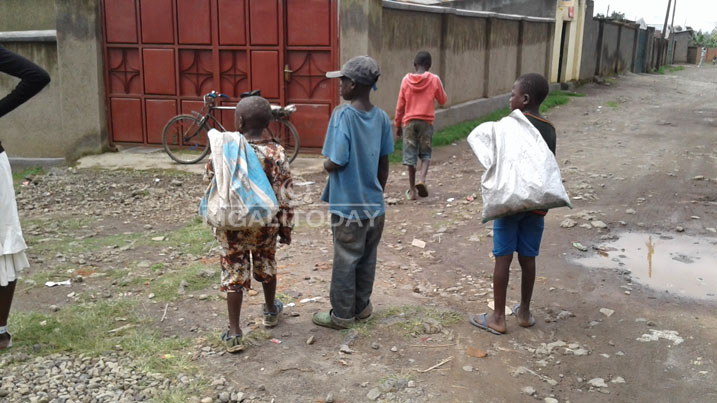 Abana bato bata amashuri muri Musanze bakajya gushaka imirimo ibaha amafaranga