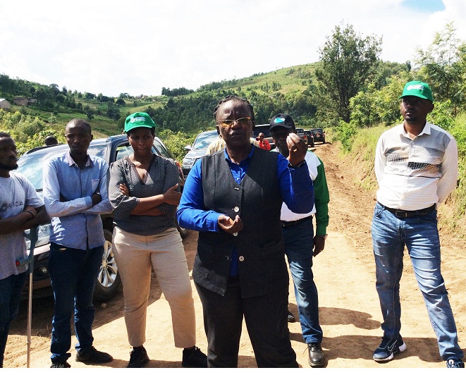 Minisitiri Mujawamariya asaba abaturage guhindura imyumvire kuko ibiti batererwa ari ibyabo