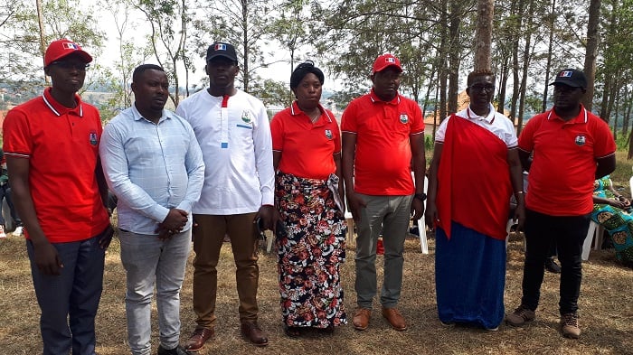 Komite yatowe irimo abagore babiri