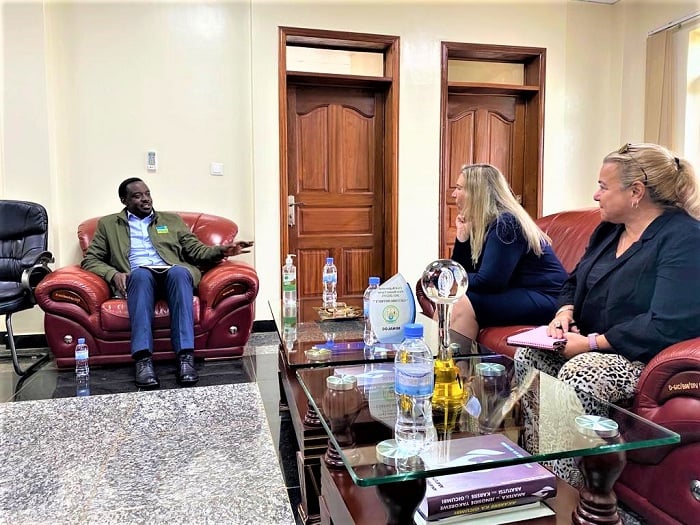Meya Nzabonimpa yasobanuriye Amb. Deb MacLean, imiterere y'Akarere ka Gicumbi