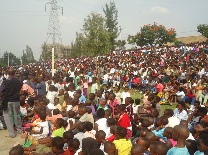 Abantu bari bitabiriye mu buryo budasanzwe.