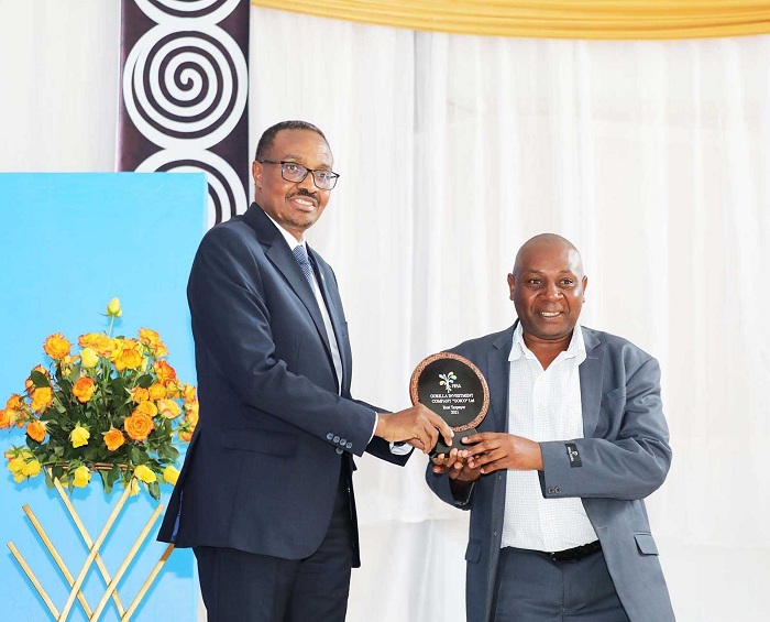 Murengera Alexis GOICO Ltd yishimira igihembo bahawe