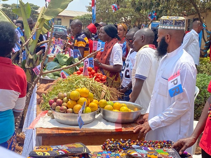 Hari ababona umusaruro mwiza ukomoka ku buhinzi byose babikesha Umuryango wa FPR Inkotanyi
