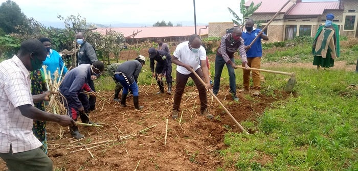 Abatuye muri uyu mudugudu wa Kagano barasaba kwegerezwa irimbi