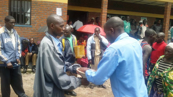 Abanyaburera batanze inkunga y