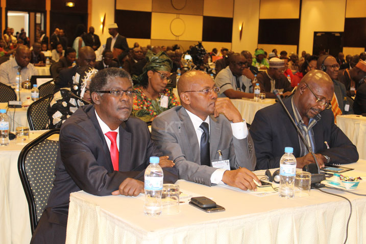 Abanyafurika ngo bagomba kwigobotora ibitekerezo bya gikoloni baharanira kwigira.