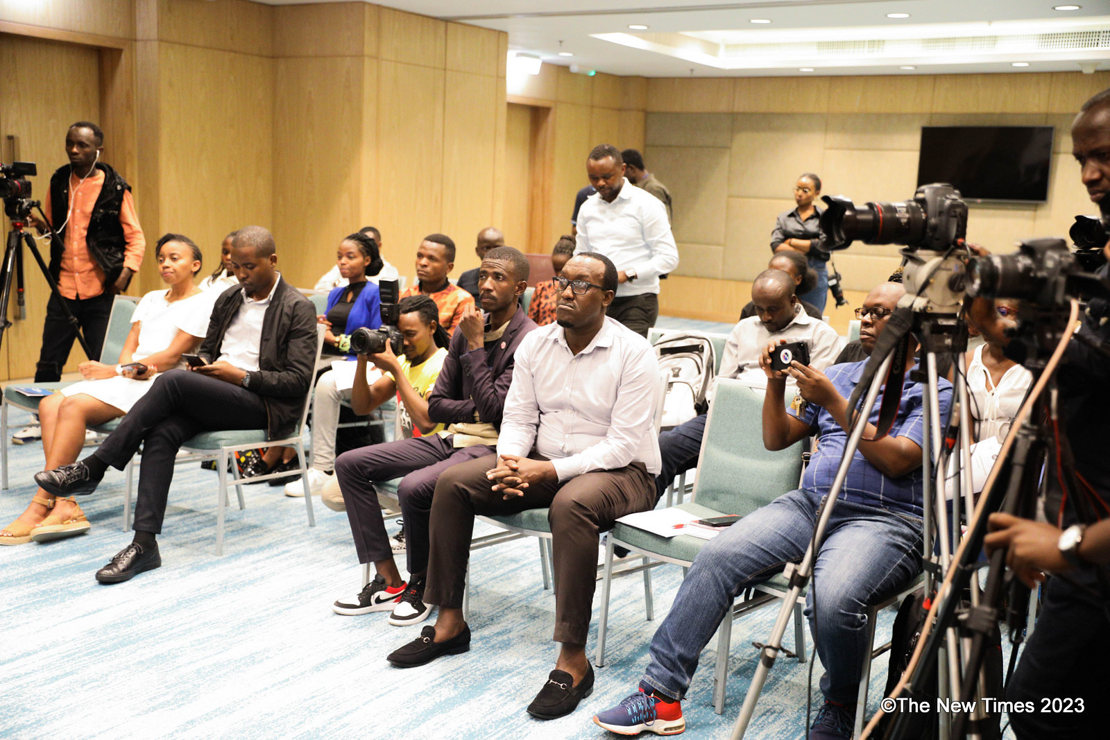 Abanyamakuru n'abandi bahagarariye inzego zitandukanye basobanuriwe ibyerekeranye no gushimira abateje imbere abafite ubumuga