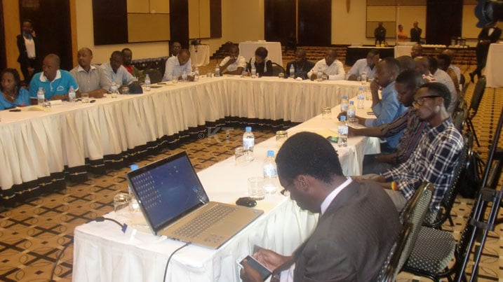 Abanyamakuru basobanurirwa imikorere ya SAHAM Assurance.