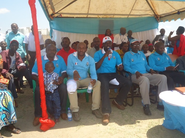 Abanyamuryango ba FPR baremeye bagenzi babo batishoboye.