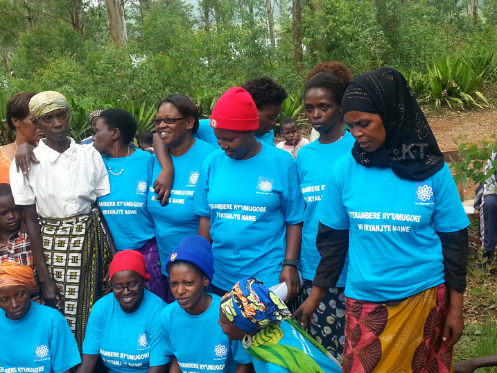 Abanyamuryango ba Pro-Femme twese hamwe bavuga ko baharanira iterambere ry'umugore n'umuryango muri rusange