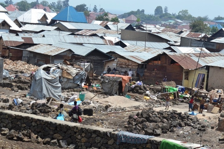 Abanyekongo bari barubatse mu mupaka no mu Rwanda barasenyewe basigaye muri shitingi.