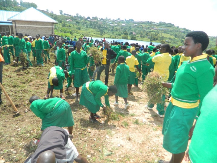 Abanyeshuri bari mu biruhuko bashyiriweho itorero ngo babashe kwirinda ibishuko bahura nabyo mu gihe cy