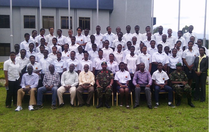 Aba banyeshuri babaye mu banyarwanda bake basiye RPA.