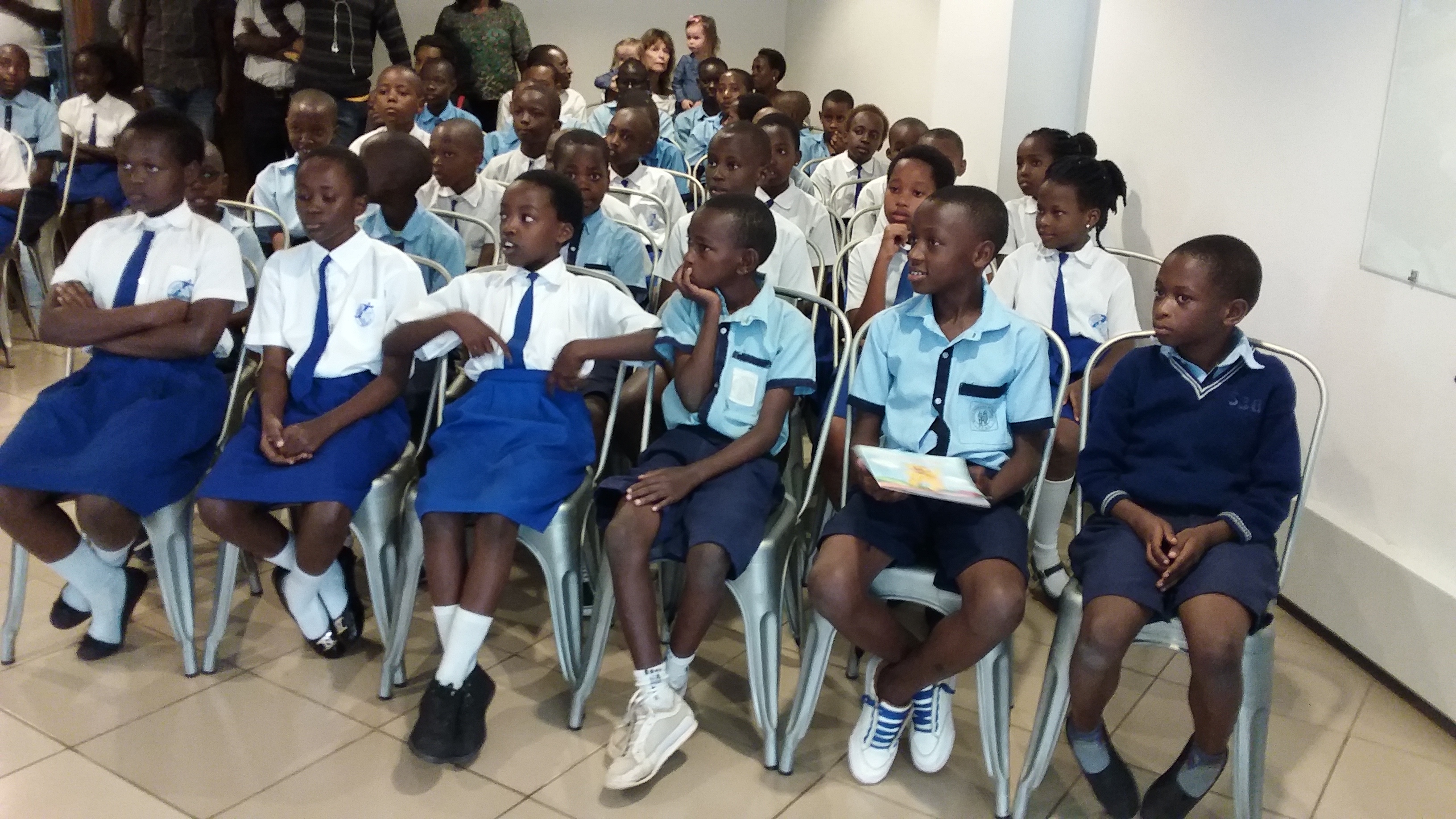 Abanyeshuri ba Inema Primary School na Kacyiru Primary School bitabiriye imurikwa ry'ibitabo