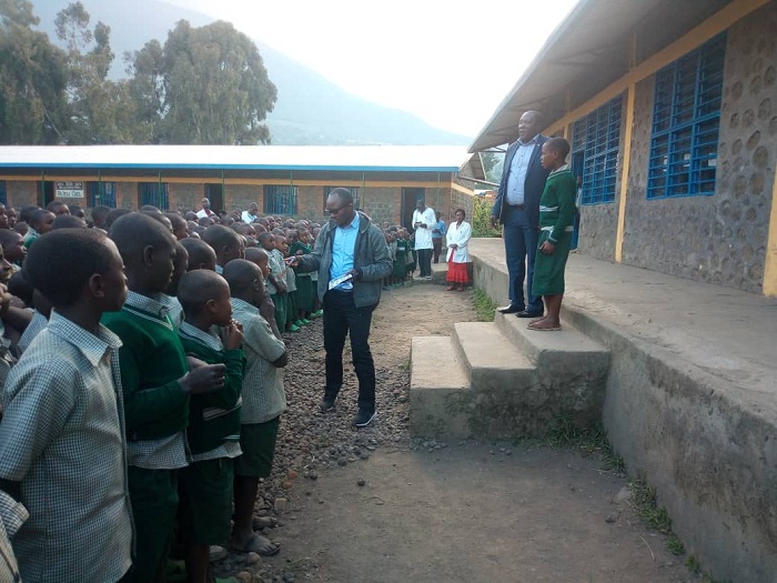 Abanyeshuri biga mu bigoi by'amashuri na bo barigishwa uko indwara ya Ebola yandura n'uruhare rwabo mu kuyikumira