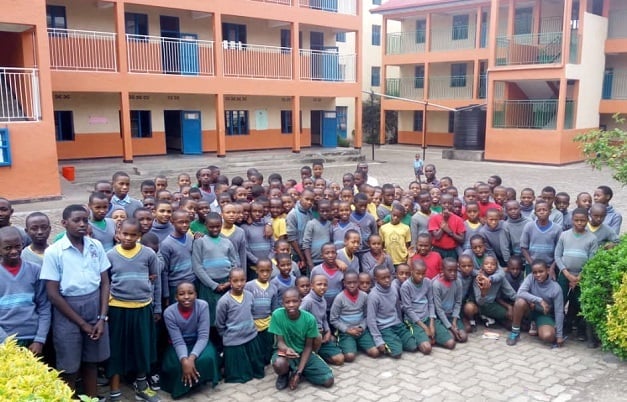 Abanyeshuri biga muri Wisdom School