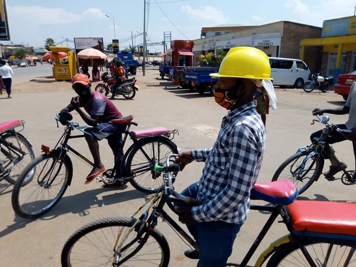 Hari abanyonzi batangiye kwifashisha ingofero z