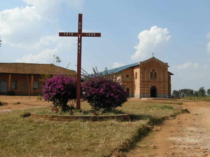 Abapadiri Bera nibo batangije ubukiristu mu Rwanda bubaka za Kiliziya nk'iyi y'i Kansi muri Gisagara nubwo yavuguruwe 