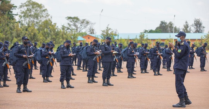 Abapolisi bagiye mu butumwa basabwe kuzitwara neza