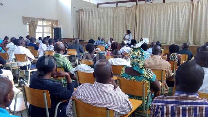 Abarimu bagera 200 baturutse mubice bitandukanye by'akarere ka Gakenke basabye depite Uwamariya Devota na Mukazibera Agnes kujyana ubutumwa mu nteko ishingamatego buvuga ko bashigikiye ko ingingo ya 101 ivugururwa.