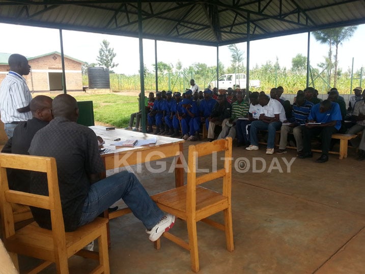 Abarobyi bavuga ko bifuza gukomeza kuyoborwa na Kagame kugira ngo bakomeza gutera imbere .