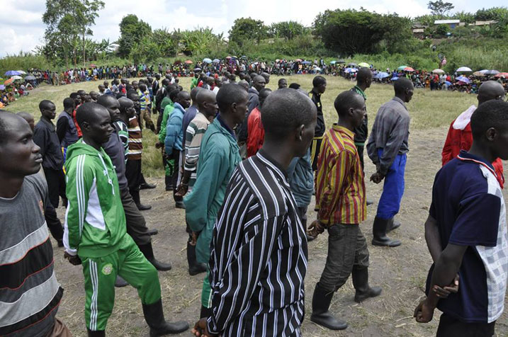 Abarwanyi ba mbere ba FDLR bashyize intwaro hasi 31/5/2014 Walikale.