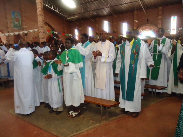 Abasaserodoti bari bitabiriye uyu muhango.