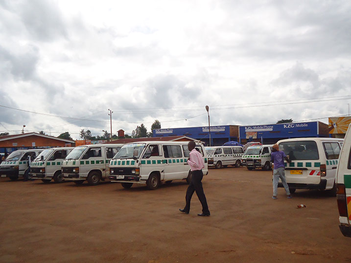 Abashoferi batwara imodoka zitwara abagenzi ni bamwe mu bashinja abanyamagare guteza akajagari mu muhanda.