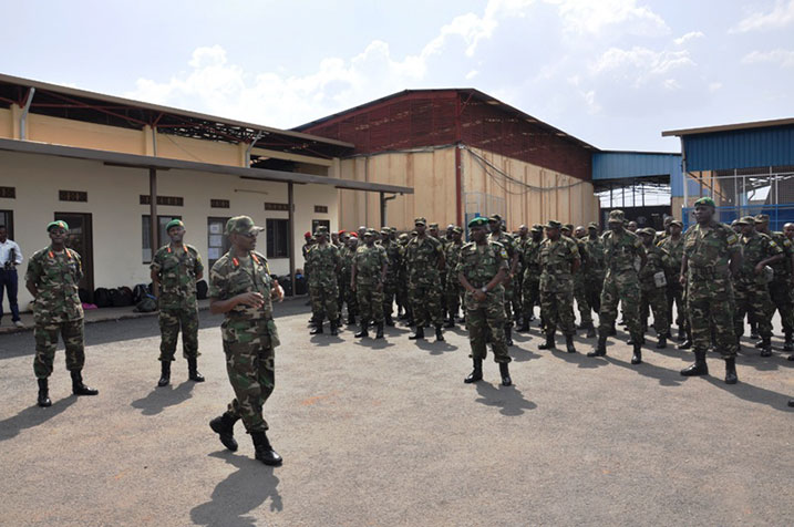 Abasirikari batashye bashimiwe uburyo basohoje ubutumwa igihugu cyabahaye.