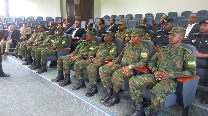 Abahugurwaga biteguye kunoza akazi bakora.