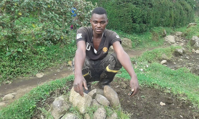 Uyu ngo yananiwe kurongora kandi imyaka iragenda imusiga