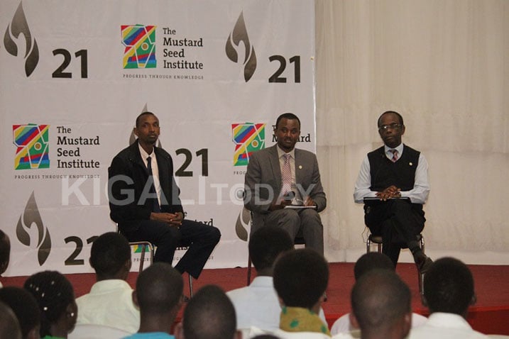 Bamwe mu batumirwa mu kiganiro gcyahuje abarokotse Jenoside yakorewe Abatutsi na bagenzi babo bo mu Biyaga Bigari.