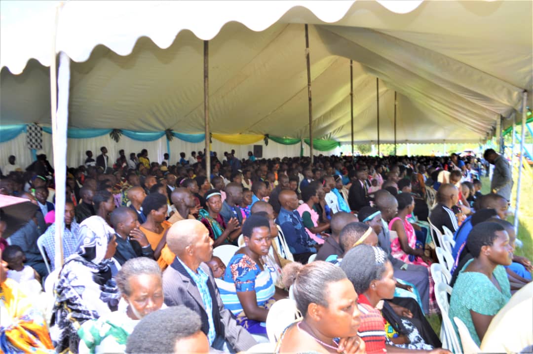 Abaturage bitabiriye ibi biganiro ari benshi