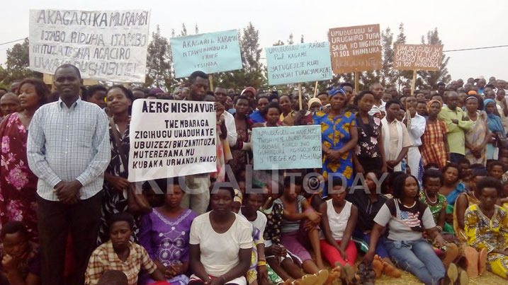 Abaturage bo mu Murenge wa Muhanzi bifuza ko Itegeko Nshinga rivugururwa umuturanyi wabo, Perezida Kagame, agakomeza kuyobora u Rwanda.