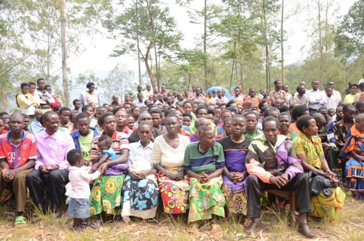 Abaturage ba Rusizi bavuga ko bacibwa amafaranga atagira gitansi