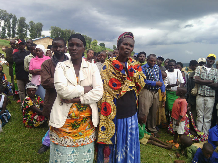Abaturage babaza ibibazo byabo bigakemurirwa mu ruhame.