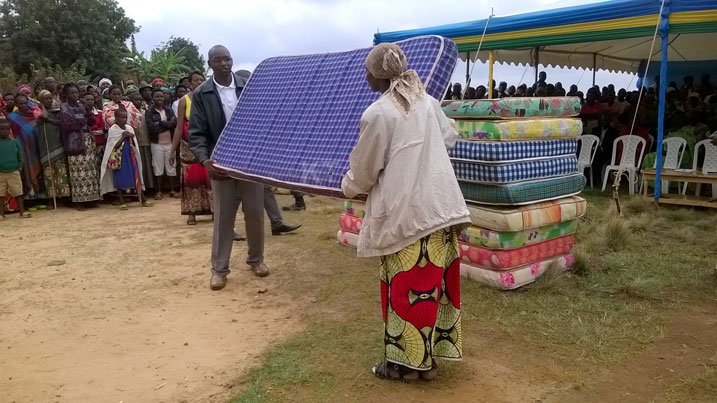 Abaturage baremerwa ngo bakwiye gukurikiranwa bagafashwa kubyaza umusaruro ibyo baba bahawe.